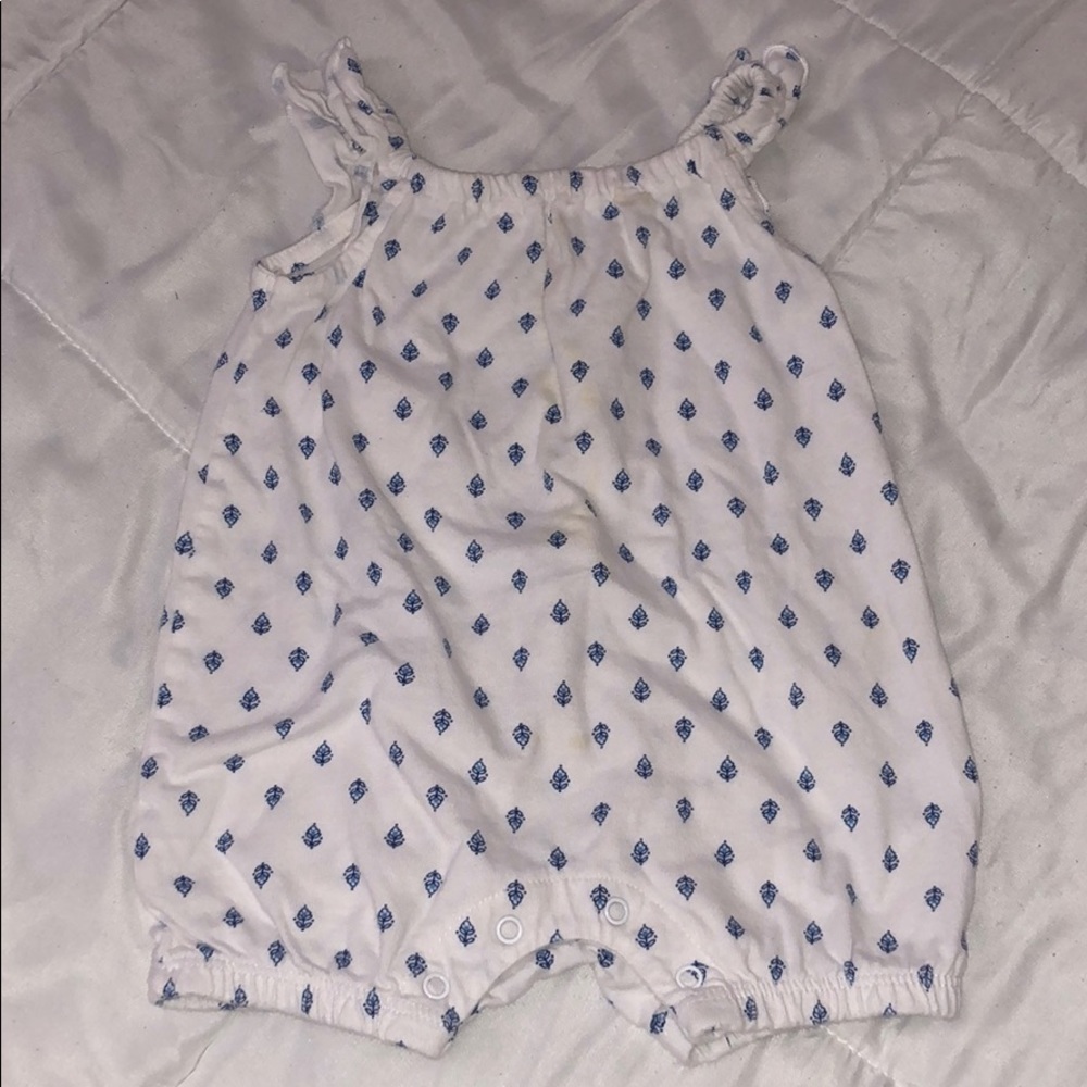 Bundles 3-6 months romper.